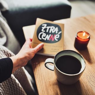 Ready to read. Nedělní poobědová chvilka s novou knížkou :) #pohoda #nedele #vanilka #sojovasvicka #ztracenne