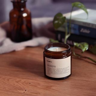 Hmmm, skořicová.. . Hmmm, svíčka.. teda skořicová.. ne, svíčka! Pěknou neděli :)